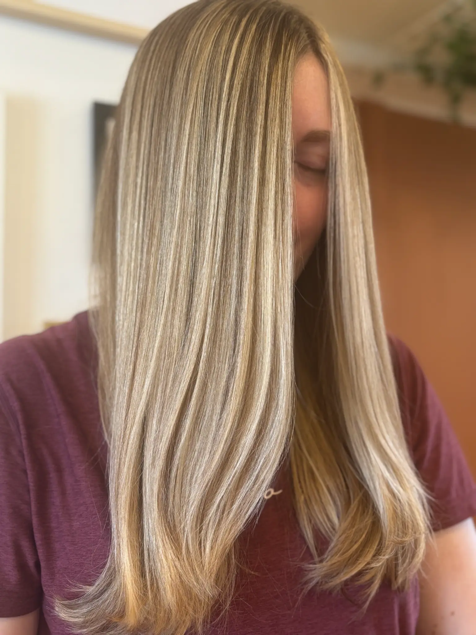 Balayage blond platine - Michele Lamontagne
